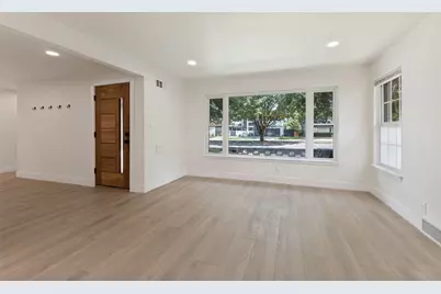7219 E Mockingbird Lane, Dallas, TX 75214 - Photo 2