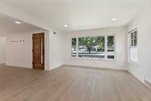 7219 E Mockingbird Ln, Dallas, TX 75214 - Photo 2