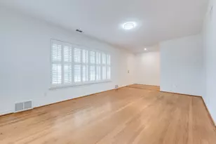 10715 Royal Springs Dr, Dallas, TX 75229 - Photo 4