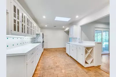 10715 Royal Springs Drive, Dallas, TX 75229 - Photo 6
