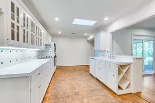 10715 Royal Springs Dr, Dallas, TX 75229 - Photo 6