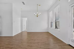 803 E Alexander Ln, Euless, TX 76040 - Photo 12