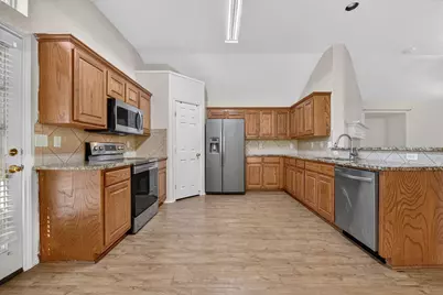 803 E Alexander Lane, Euless, TX 76040 - Photo 8