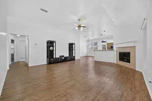 803 E Alexander Ln, Euless, TX 76040 - Photo 6