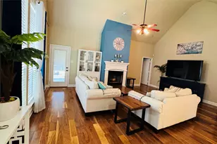 8105 Winter Falls Tr, Fort Worth, TX 76053 - Photo 4
