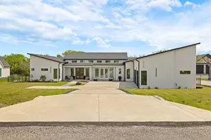 313 Ryker Ln, Gunter, TX 75058 - Photo 2