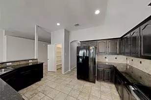 632 Hutchins Dr, Crowley, TX 76036 - Photo 2