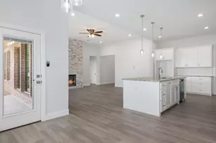 13027 Eagles Nest Dr, Whitney, TX 76692 - Photo 12