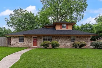 314 Fairfield Street, Gainesville, TX 76240 - Photo 2