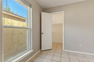 3217 & 3219 Green Ridge St, Fort Worth, TX 76133 - Photo 14