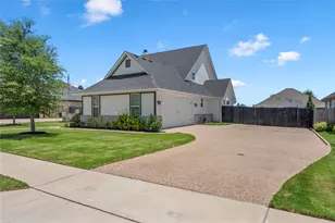 10112 Braided Briar Ln, Waco, TX 76712 - Photo 2