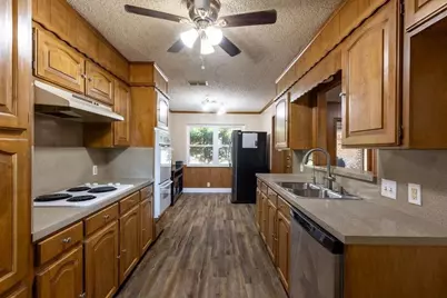 1634 Robin Place, Cleburne, TX 76033 - Photo 12