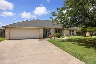 616 Parker Ln, Granbury, TX 76048 - Photo 2