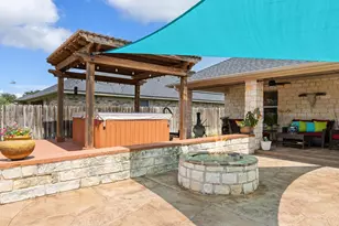 616 Parker Ln, Granbury, TX 76048 - Photo 8
