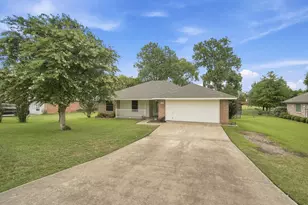 122 Lynnie Penny Ln, Midlothian, TX 76065 - Photo 2