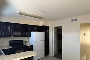 1294 Speight Ave, Waco, TX 76706 - Photo 8