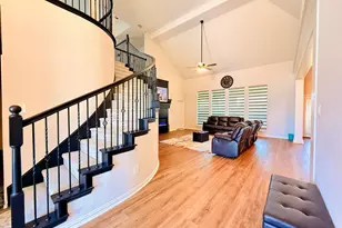 214 Tradd St, Glenn Heights, TX 75154 - Photo 2