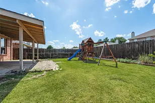 2808 Grandview Dr, Grand Prairie, TX 75052 - Photo 24