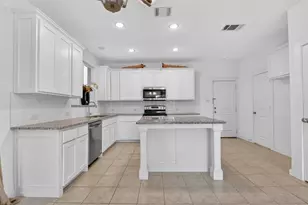 340 Oakbend Dr, Lewisville, TX 75067 - Photo 8