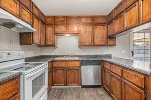 6913 W Cleburne Rd, Fort Worth, TX 76133 - Photo 10