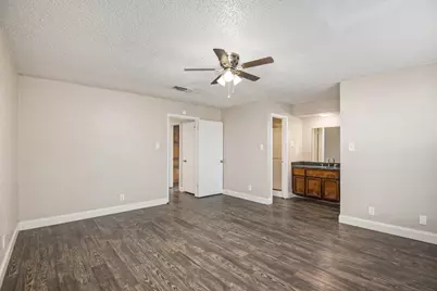 6913 W Cleburne Road, Fort Worth, TX 76133 - Photo 14