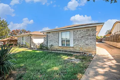 6913 W Cleburne Road, Fort Worth, TX 76133 - Photo 1