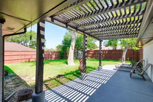 2613 Ramblewood Dr, Carrollton, TX 75006 - Photo 22