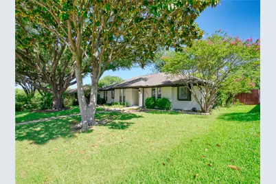 2613 Ramblewood Drive, Carrollton, TX 75006 - Photo 2