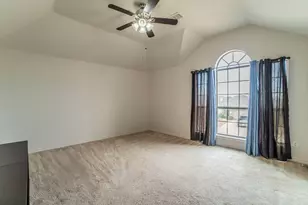 317 Crescent Creek Ln, Fort Worth, TX 76140 - Photo 18
