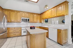 135 Honeysuckle Dr, Justin, TX 76247 - Photo 12