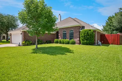 516 Hazelnut Court, Saginaw, TX 76179 - Photo 2