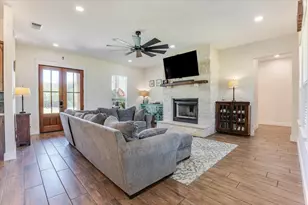 120 Lone Oak, Mineral Wells, TX 76067 - Photo 4