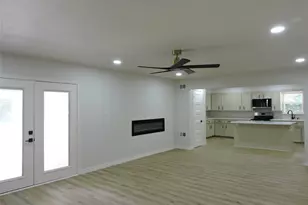 5208 Stonewall St, Greenville, TX 75402 - Photo 6