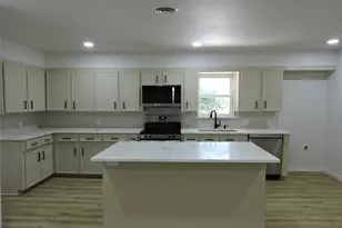5208 Stonewall St, Greenville, TX 75402 - Photo 2