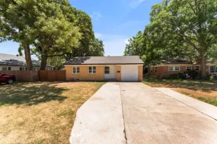 908 W Inwood Dr, Arlington, TX 76013 - Photo 2