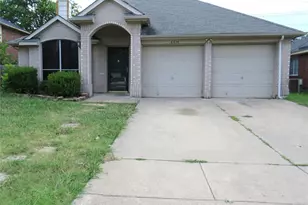 6034 Maple Leaf Dr, Arlington, TX 76017 - Photo 2