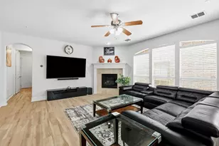 9050 Dillon Trail, Irving, TX 75063 - Photo 8