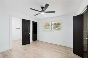 317 Cedar Creek Ct, Fort Worth, TX 76103 - Photo 20