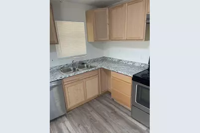 909 E Ann Arbor Avenue, Dallas, TX 75216 - Photo 2