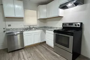 909 E Ann Arbor Ave, Dallas, TX 75216 - Photo 2