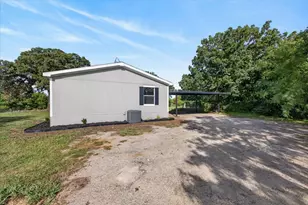 6001 Overbrook Farm Ln, Joshua, TX 76058 - Photo 6