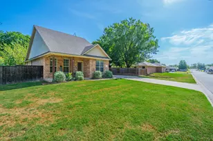 403 Summer Tree Ln, Springtown, TX 76082 - Photo 16