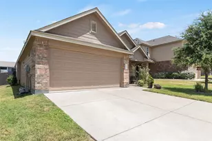 1429 Tall Pine Way, Fort Worth, TX 76112 - Photo 2