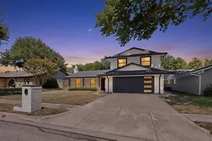928 Columbus Ct, Bedford, TX 76022 - Photo 1