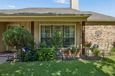 4114 Emerson Drive, Grand Prairie, TX 75052 - Photo 2