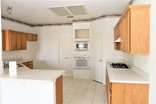 4710 Lincolnshire Dr, Grand Prairie, TX 75052 - Photo 18