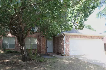 4710 Lincolnshire Drive, Grand Prairie, TX 75052 - Photo 4