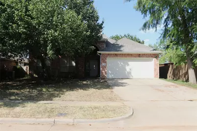 4710 Lincolnshire Drive, Grand Prairie, TX 75052 - Photo 1