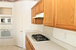 4710 Lincolnshire Dr, Grand Prairie, TX 75052 - Photo 16