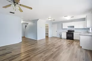 307 Meadow Ridge Dr, Burleson, TX 76028 - Photo 22